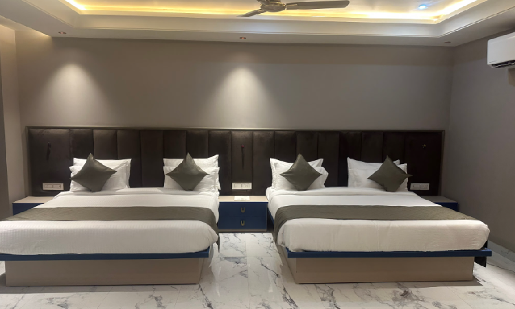 1 x QUADRUPLE FAMILY ROOM